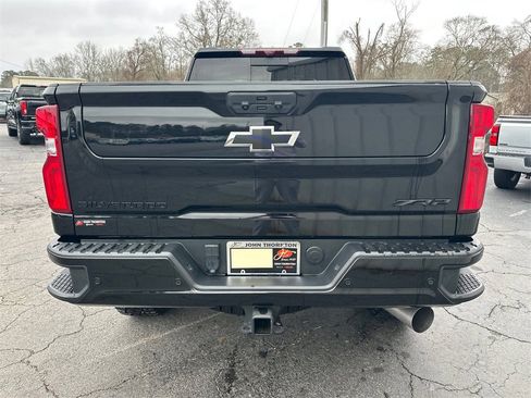 Used 2024 Chevrolet Silverado 2500 ZR2 w/ Technology Package image 7