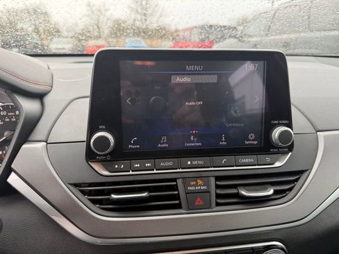 Used 2025 Nissan Altima 2.5 SR image 11