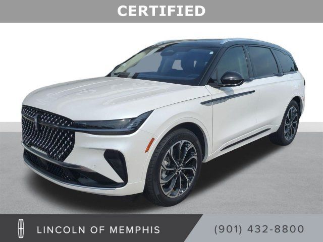 Used 2025 Lincoln Nautilus Reserve AWD/4WD image 1