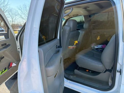 Used 2004 Chevrolet Silverado 2500 LT w/ Skid Plate Package image 7