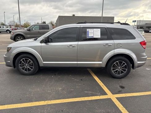 Used 2018 Dodge Journey SE w/ Blacktop Package FWD image 16