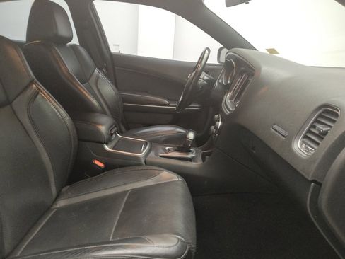 Used 2019 Dodge Charger SXT image 21