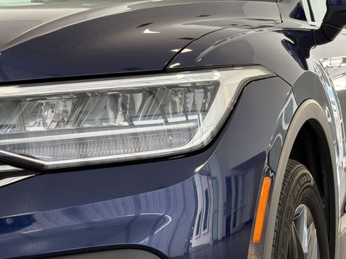 Certified 2023 Volkswagen Tiguan SE FWD image 11