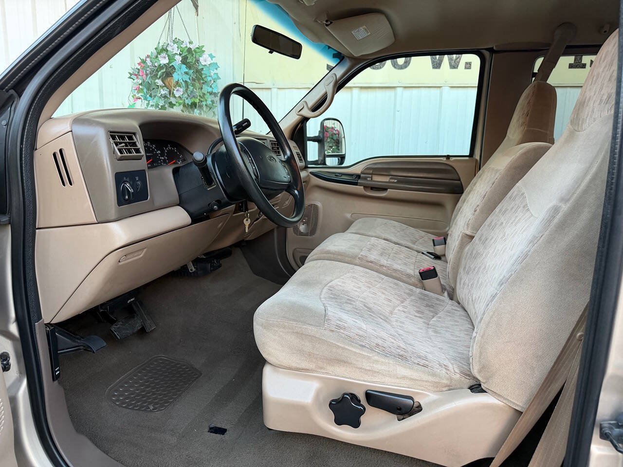 Used 1999 Ford F250 Lariat RWD image 11