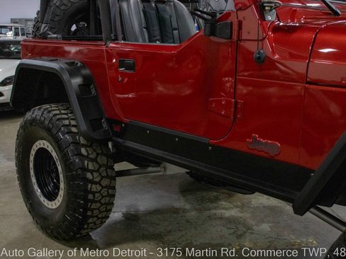 Used 1998 Jeep Wrangler SE image 25