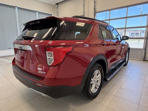 Used 2021 Ford Explorer XLT w/ Equipment Group 202A AWD/4WD image 2