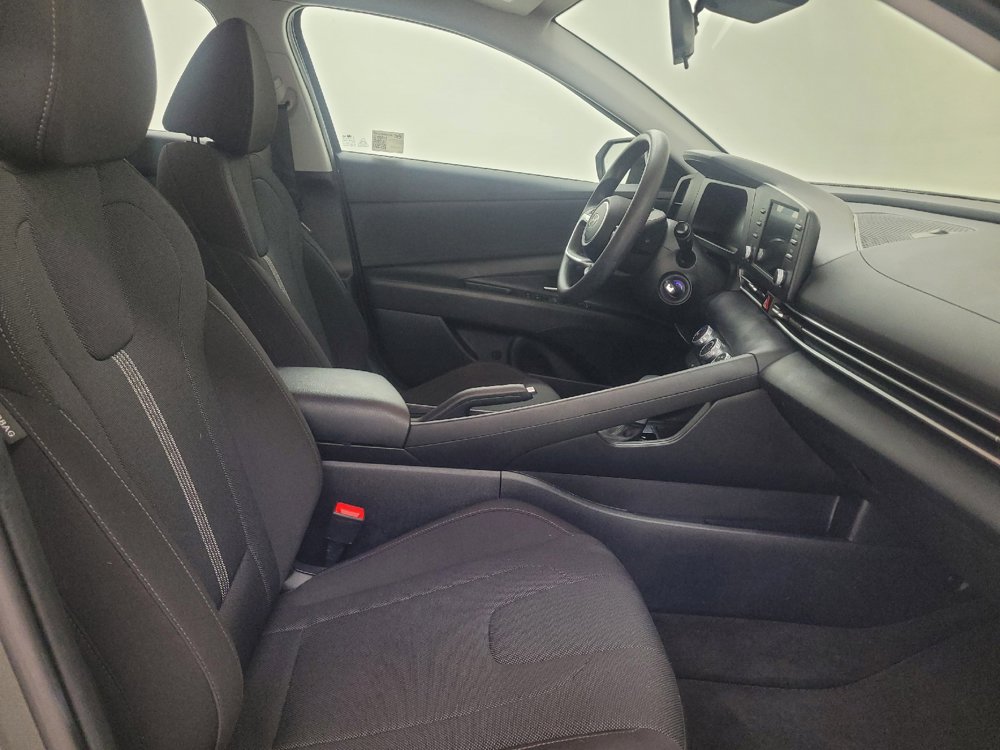 Used 2024 Hyundai Elantra SE FWD image 21