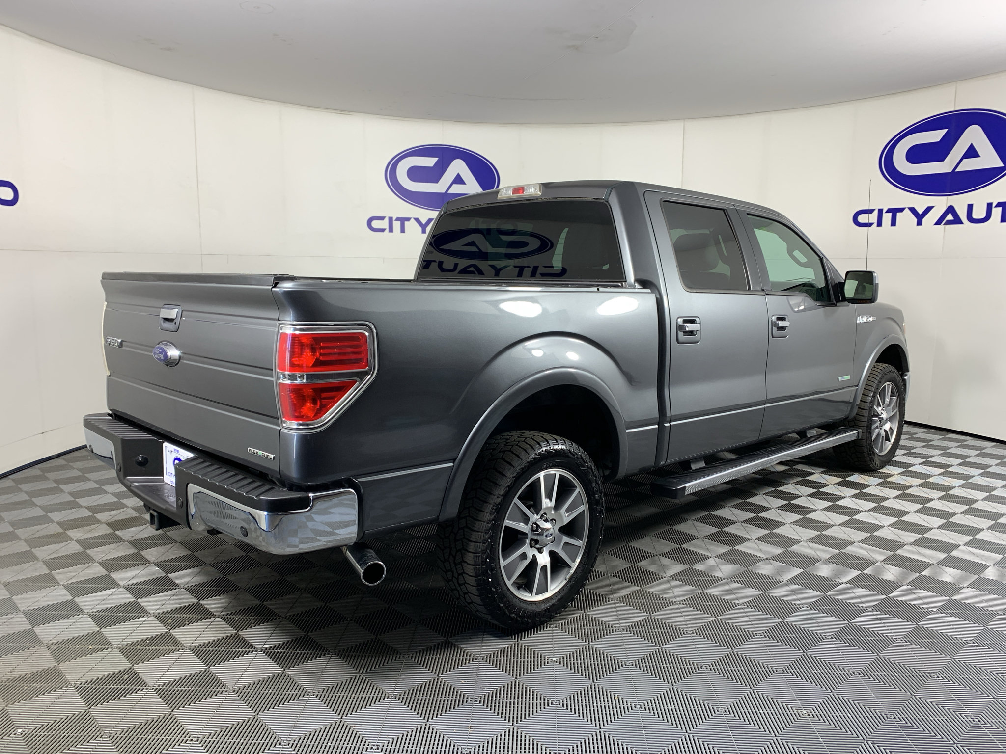 Used 2014 Ford F150 Lariat w/ Equipment Group 502A Luxury AWD/4WD image 3