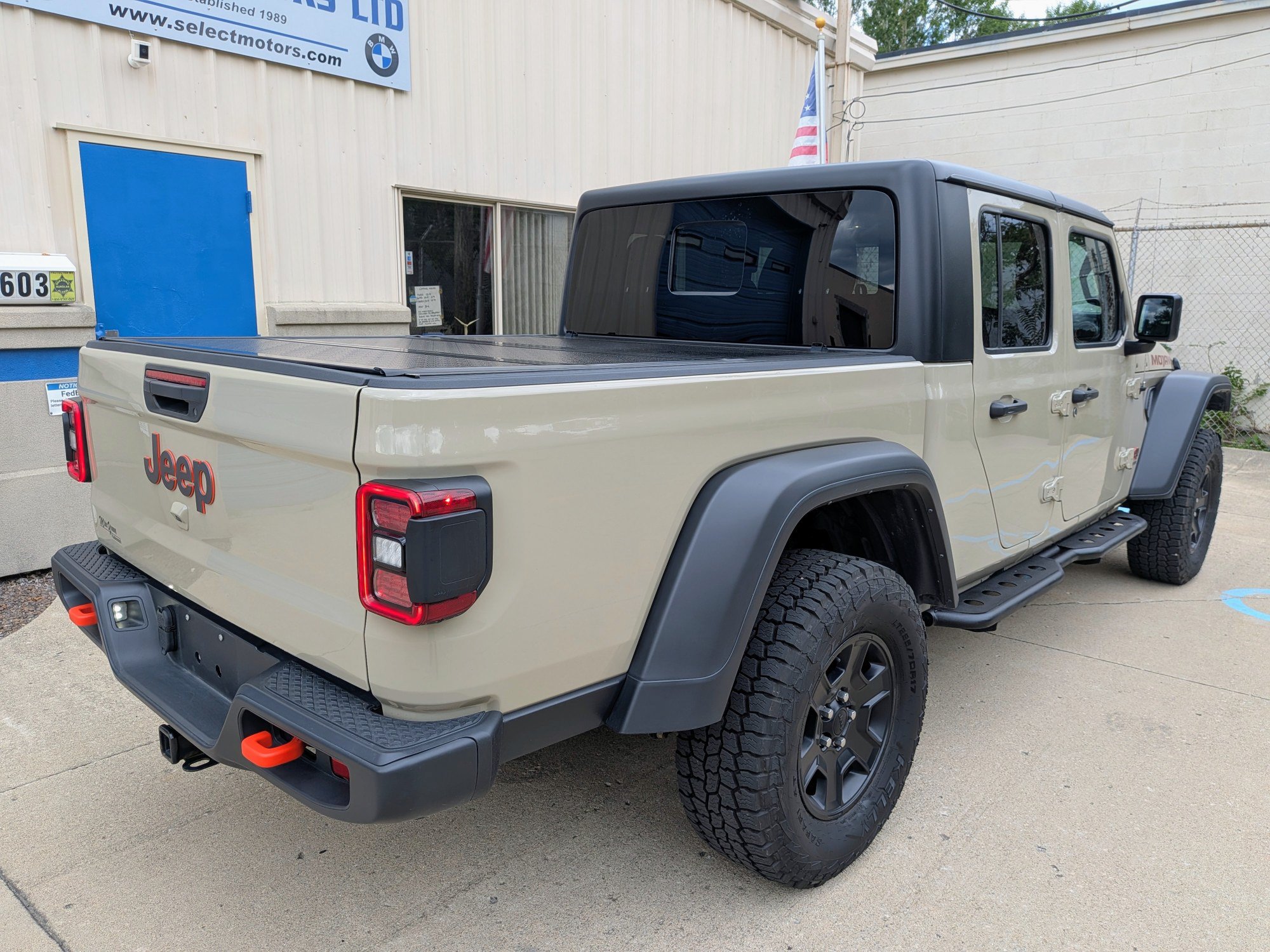 Used 2022 Jeep Gladiator Mojave w/ LED Lighting Group AWD/4WD image 14