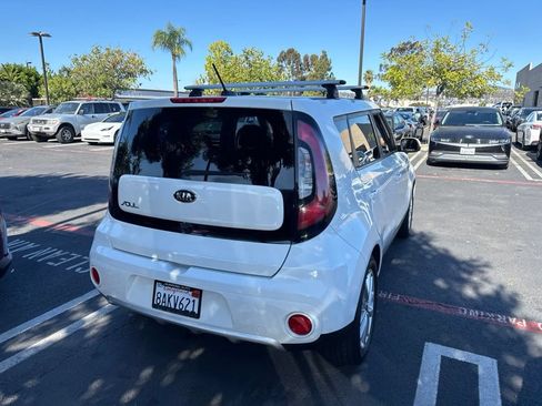 Used 2018 Kia Soul + FWD image 3