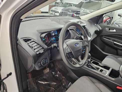 Used 2017 Ford Escape SE w/ Equipment Group 201A image 7