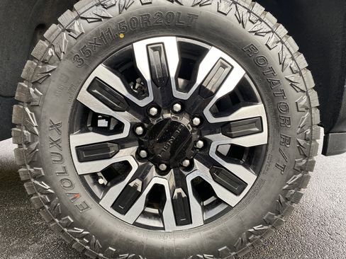 Used 2024 GMC Sierra 2500 Denali Ultimate image 14