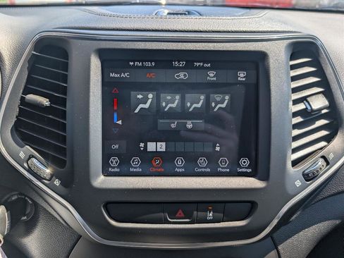 Used 2022 Jeep Cherokee Latitude AWD/4WD image 29