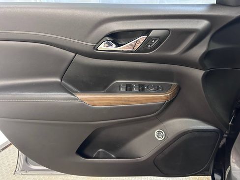 Used 2020 GMC Acadia SLE w/ Driver Convenience Package FWD image 4