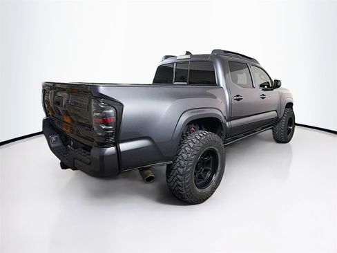 Used 2022 Toyota Tacoma SR image 7