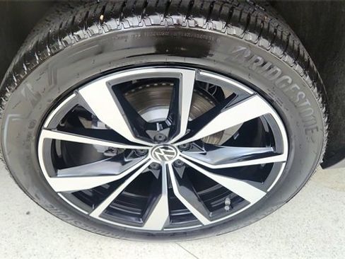 Used 2025 Volkswagen Atlas SEL Premium R-Line image 65