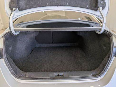 Used 2020 Nissan Sentra SR w/ Premium Package image 29