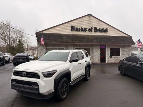 Used 2025 Toyota 4Runner SR5 AWD/4WD image 1