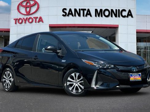 Used 2021 Toyota Prius Prime XLE w/ Carpet Mat Package (TMS) FWD image 2