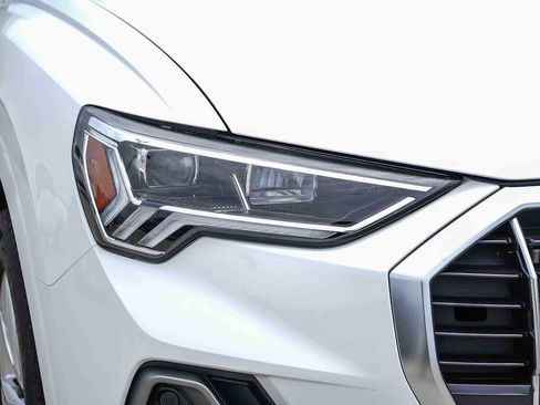 Used 2025 Audi Q3 2.0T Premium w/ Convenience Package AWD/4WD image 4