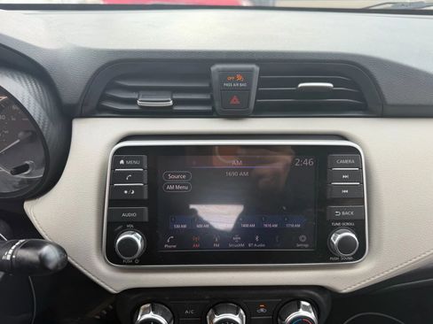 Used 2021 Nissan Versa SV image 17