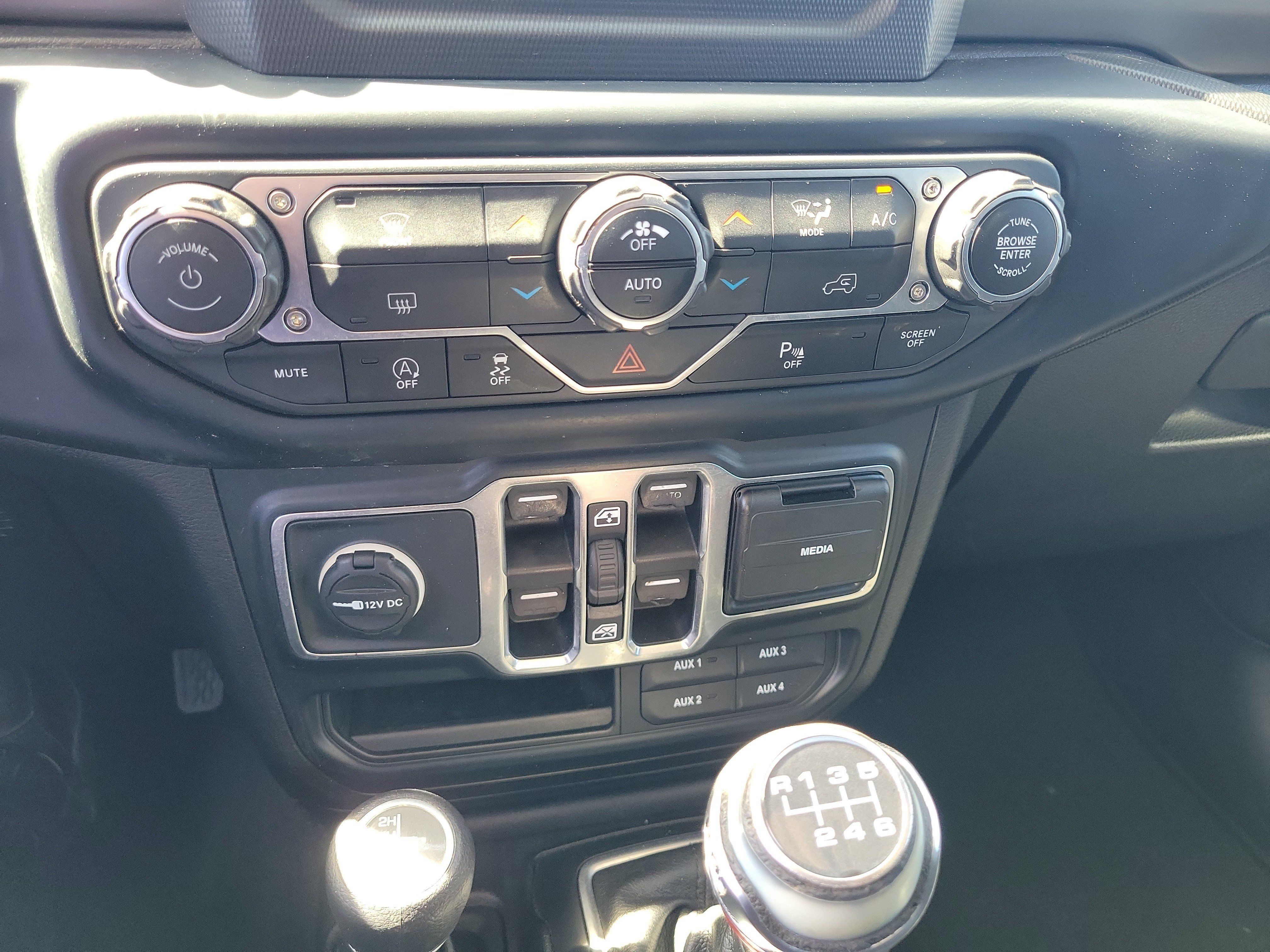 Used 2019 Jeep Wrangler Unlimited Sport S AWD/4WD image 26