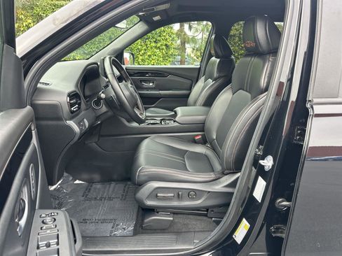 Used 2024 Honda Pilot TrailSport image 11