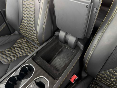 Used 2022 Lamborghini Urus image 21