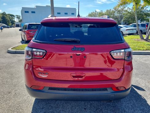 Used 2021 Jeep Compass Latitude AWD/4WD image 9