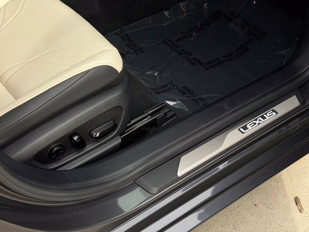 Used 2024 Lexus ES 350 w/ Technology Package FWD image 29