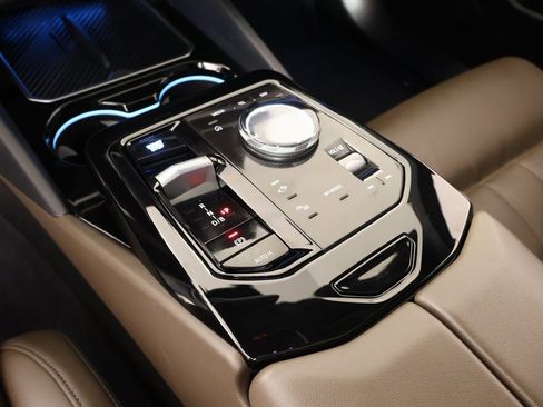 Used 2024 BMW i5 M60 w/ Premium Package image 10