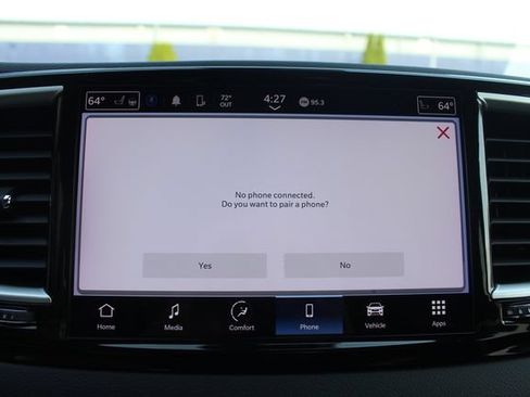 Used 2024 Chrysler Pacifica Touring-L FWD image 5