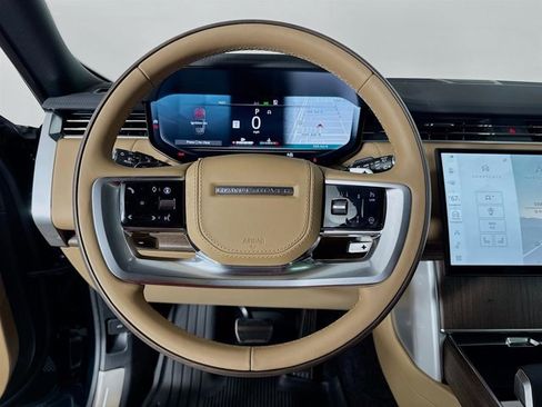 New 2026 Land Rover Range Rover Long Wheelbase SE image 12