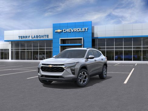 New 2025 Chevrolet Trax LT w/ Driver Confidence Package image 10