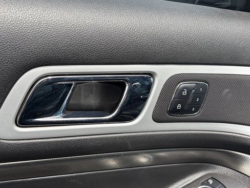 Used 2015 Ford Explorer Sport w/ Equipment Group 401A AWD/4WD image 9