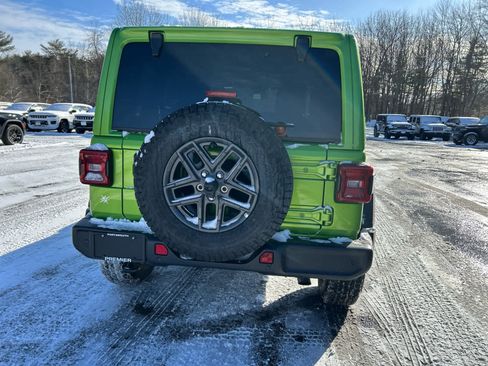 Used 2025 Jeep Wrangler Sport S image 12