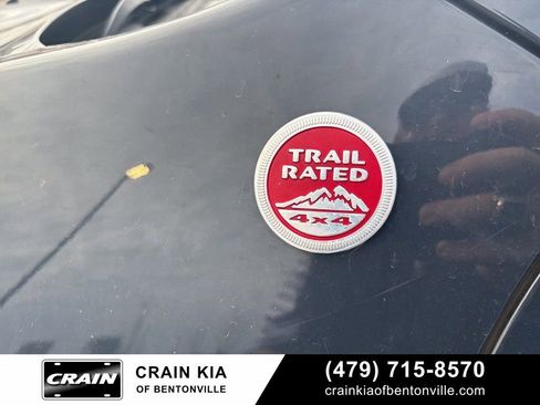 Used 2016 Jeep Cherokee Trailhawk w/ Comfort/Convenience Group image 6