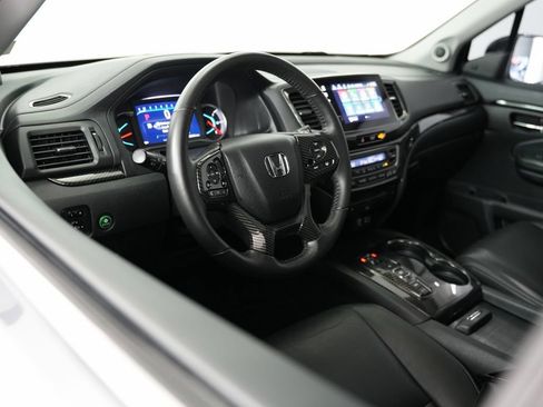 Used 2020 Honda Pilot Touring image 6
