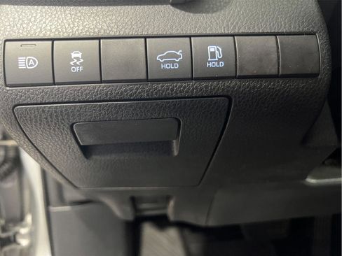 Used 2020 Toyota Camry SE w/ Carpet Mat Package AWD/4WD image 20