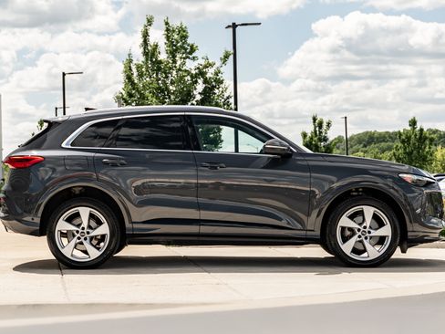 Certified 2025 Audi Q5 Premium w/ Premium Plus AWD/4WD image 3