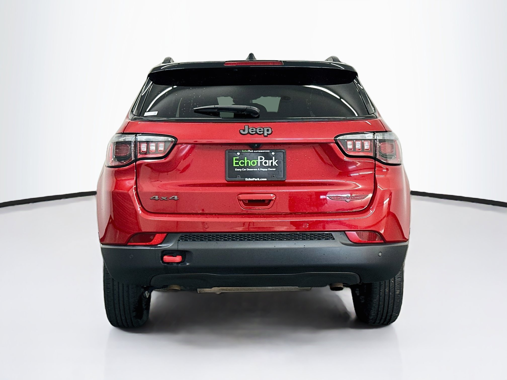 Used 2025 Jeep Compass Trailhawk AWD/4WD image 7