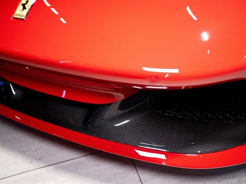 Used 2022 Ferrari F8 Tributo RWD image 8