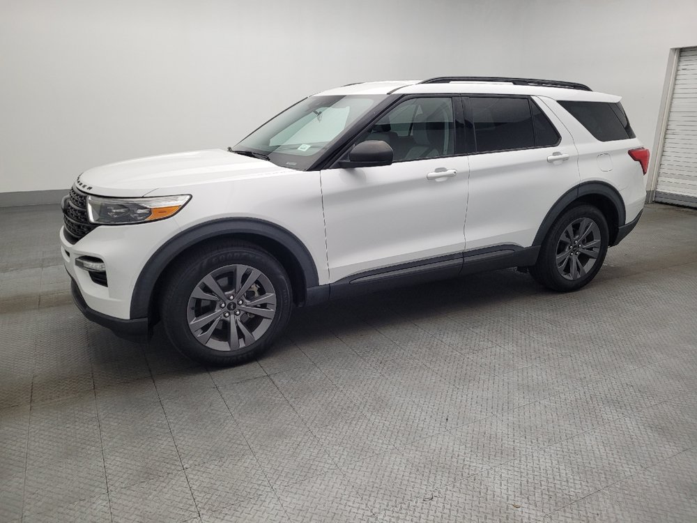 Used 2021 Ford Explorer XLT w/ Equipment Group 202A RWD image 2
