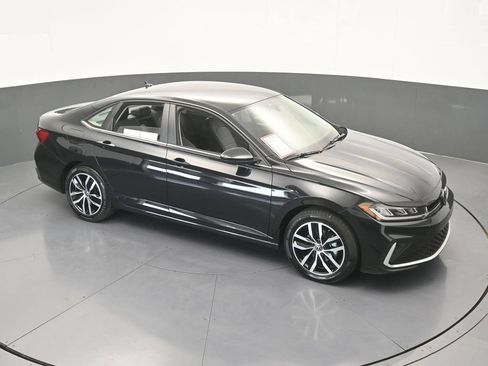 Used 2025 Volkswagen Jetta SE FWD image 50
