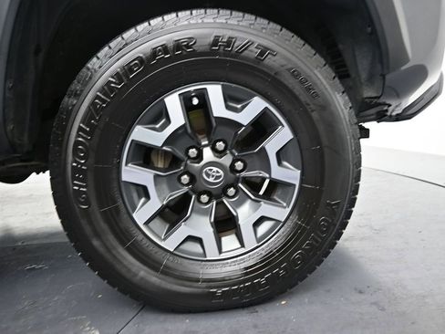 Used 2016 Toyota Tacoma TRD Off-Road w/ Towing Package RWD image 6