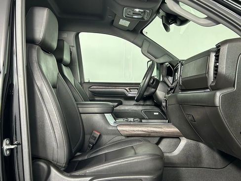 Used 2024 Chevrolet Silverado 2500 LTZ w/ LTZ Convenience Package image 11