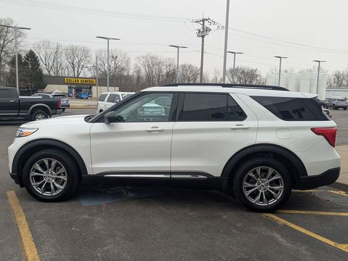 Used 2020 Ford Explorer XLT w/ Equipment Group 202A image 6