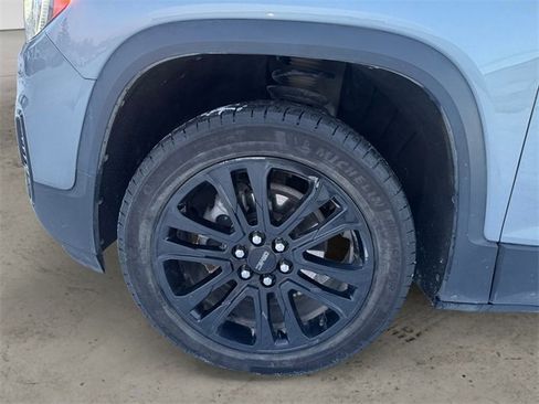 Used 2023 GMC Acadia SLE w/ Driver Convenience Package image 14