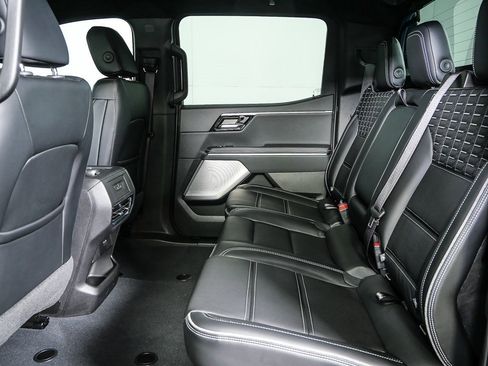 Used 2024 GMC Sierra EV Denali image 16