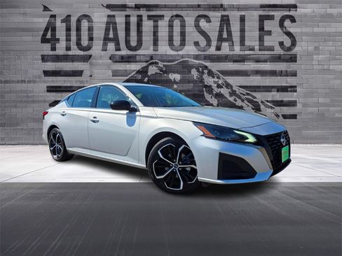 Used 2024 Nissan Altima 2.5 SR FWD image 1